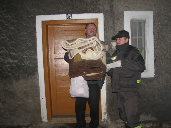 Alarm powodziowy w Marciszowie - Ewakuacja w Ciechanowicach / Fot. Piotr Słowiński