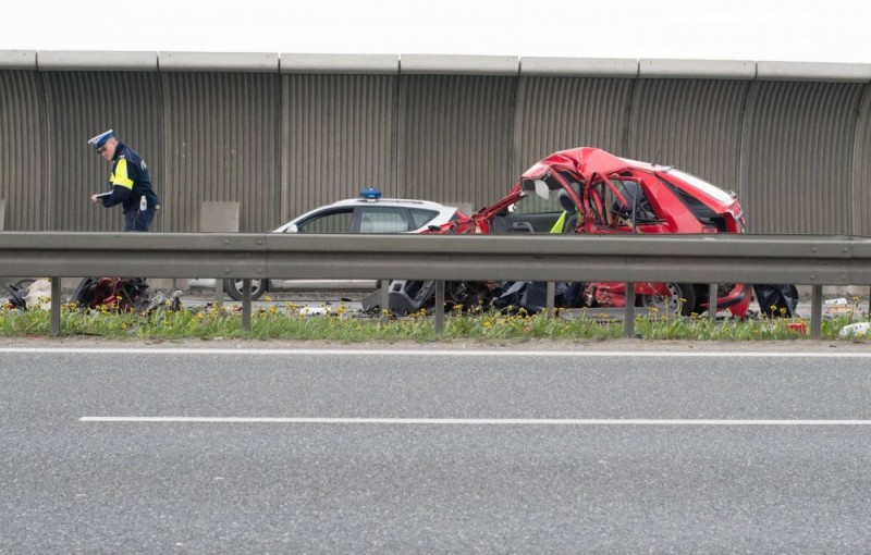  Auto wjechało pod prąd na AOW [ZDJĘCIA - AKTUALIZACJA] - fot. Marek Zoellner / Andrzej Owczarek
