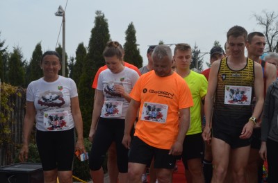 Prawie 800 osób uczciło na sportowo święto 3 Maja w Kobierzycach - 6