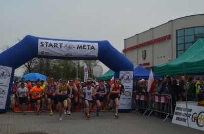 Prawie 800 osób uczciło na sportowo święto 3 Maja w Kobierzycach - 8