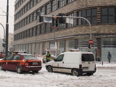Dolny Śląsk pod śniegiem, sparaliżowany Wrocław (Zobacz) - 6