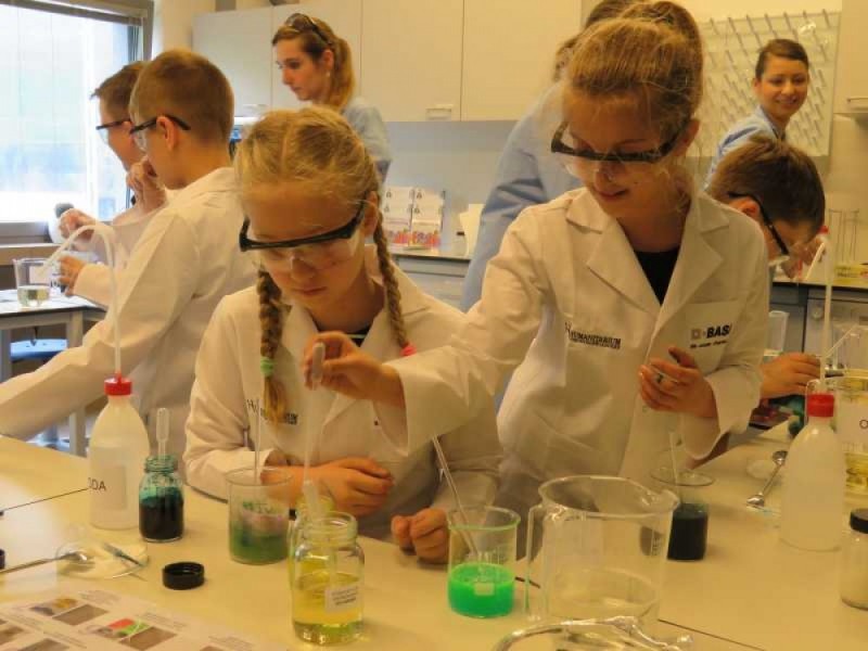 Humanitarium - laboratorium chemiczne –