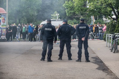 WROCŁAW: Kolejne zamieszki przed komisariatem przy Trzemeskiej (ZDJĘCIA, WIDEO) - 13
