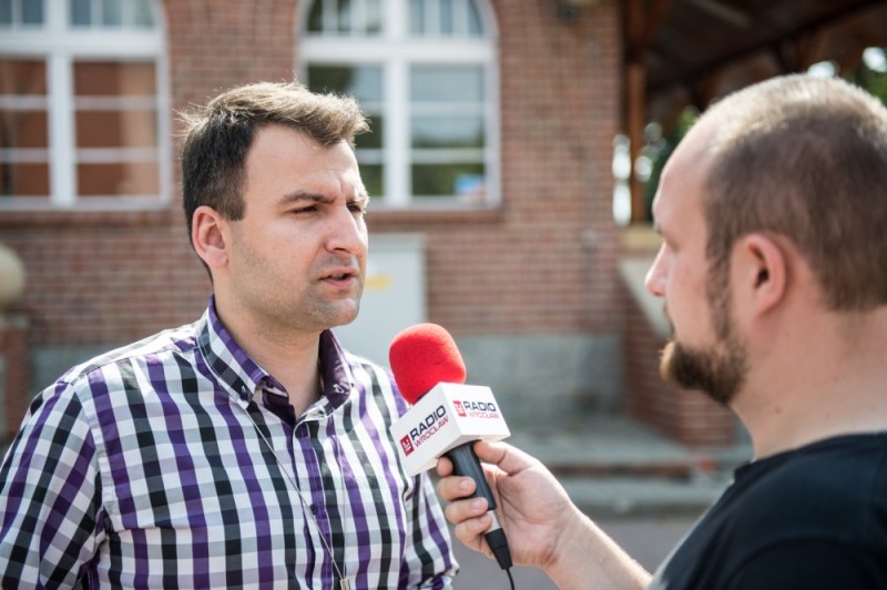 Wrocław: Spore utrudnienia dla kierowców na Kochanowskiego - fot. Andrzej Owczarek