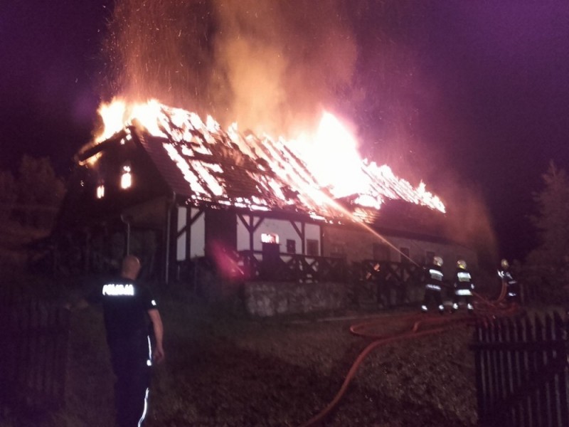 Burzowy front nad Polską - nie żyją 4 osoby. Na Dolnym Śląsku dość spokojnie. - Foto: OSP Świeradów Zdrój