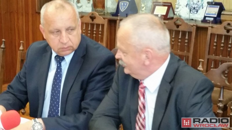 Nowa koalicja w radzie miasta w Jeleniej Górze skonsumowana - fot. Piotr Słowiński