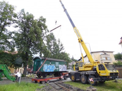 Po 16 latach na stacji w Karpaczu pojawił się znów wagon kolejowy - 4