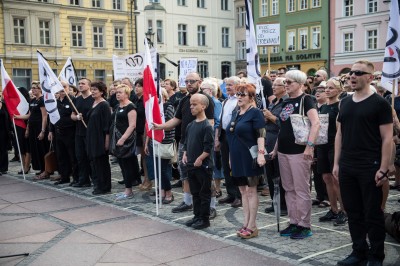 Czarny protest Komitetu Obrony Demokracji - 3