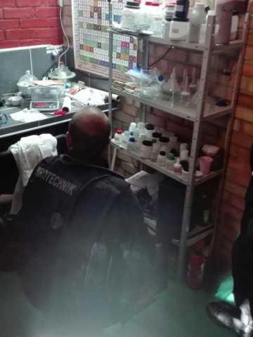 Prekursory i materiały wybuchowe z 12 miast w Polsce zabezpieczone przez CBŚP - 2