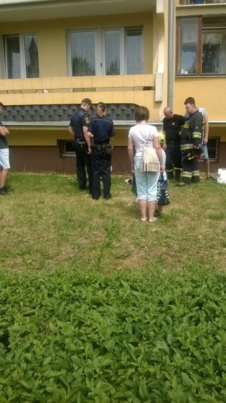 Wypadł z III piętra. Przeżył -