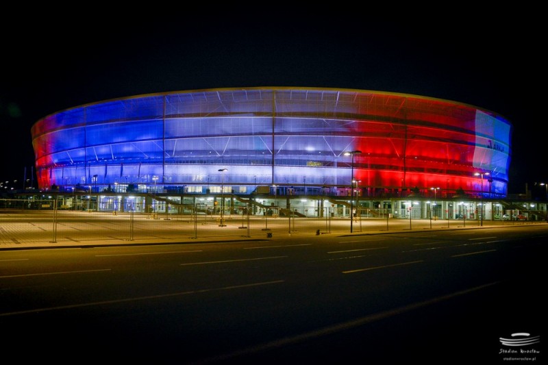 Wrocław solidarny z Francją. Stadion będzie trójkolorowy - mat. Stadion Wrocław
