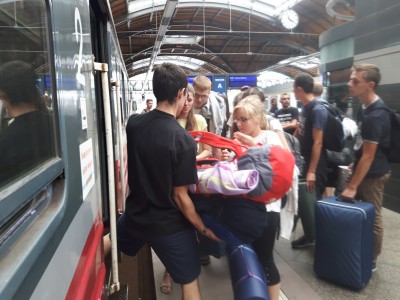 Pociąg z Wrocławia na Światowe Dni Młodzieży powoli dojechał do Krakowa - 1