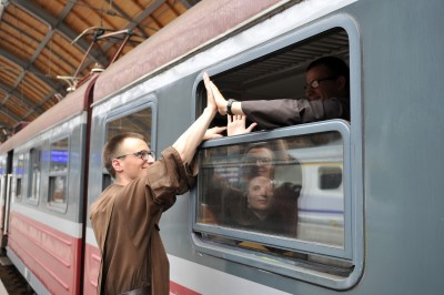 Pociąg z Wrocławia na Światowe Dni Młodzieży powoli dojechał do Krakowa - 8