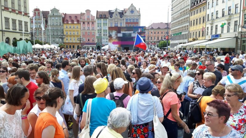 Wrocławski Rynek opanowany przez Literacki Woodstock (FOTO) - fot. Przemek Gałecki