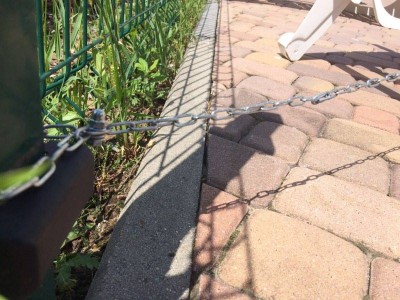 W parku wodnym jak w "Misiu". Leżaki na łańcuchu [ZOBACZCIE] - 6