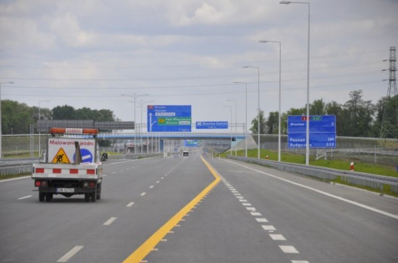 Weekendowe utrudnienia przy rondzie na ul. Żmigrodzkiej we Wrocławiu -