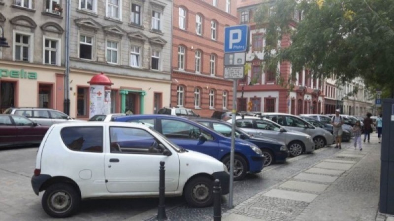 We Wrocławiu znikają miejsca postojowe - 