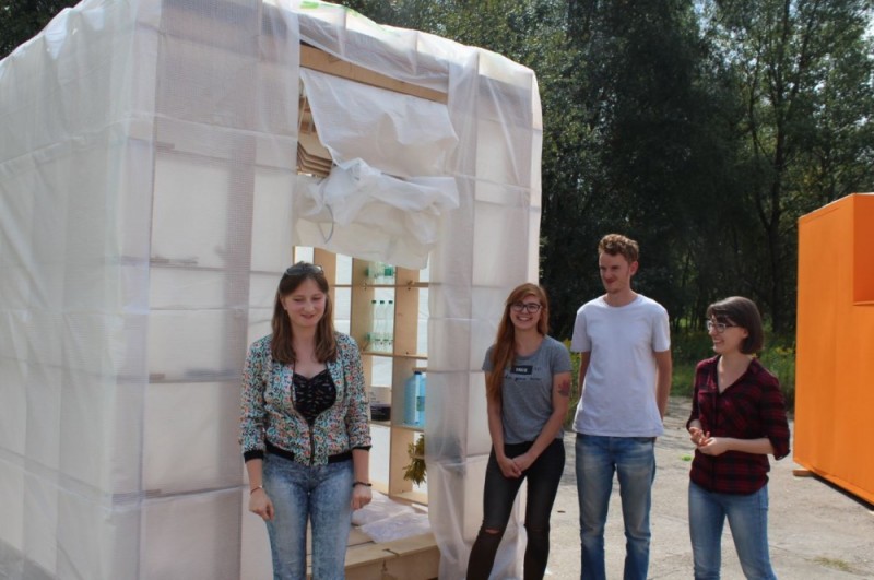 Studenci stworzyli schronienia dla bezdomnych i uchodźców - 