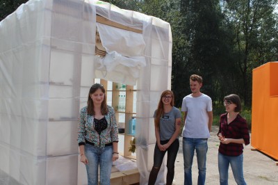 Studenci stworzyli schronienia dla bezdomnych i uchodźców - 3