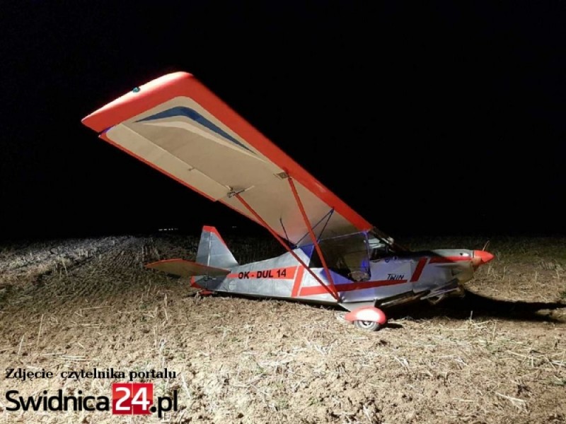 Mały samolot porzucony w polu. Policja znalazła 80-letniego pilota z Czech - Zdjęcia użyczone przez portal swidnica24.pl