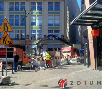Trwa montaż mebli i wysp bocznych na ul. św. Antoniego (FOTO) - 1
