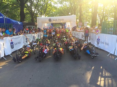 34. Wrocław Maraton: Coraz więcej osób melduje się na mecie - 3