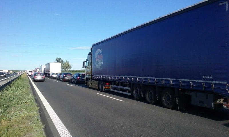 UWAGA KIEROWCY: 13 km korka na A4! - fot. Piotr Kaszuwara