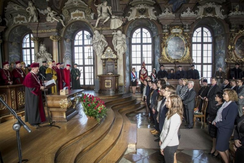 Uniwersytet Wrocławski rozpocznie nowy rok akademicki - Dominika Hull/Na zdjęciu ubiegłoroczna inauguracja w Auli Leopoldyńskiej (strona Uniwersytetu Wrocławskiego)