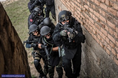Antyterroryści w akcji. Zobacz zdjęcia z ćwiczeń (GALERIA) - 0