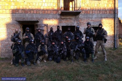 Antyterroryści w akcji. Zobacz zdjęcia z ćwiczeń (GALERIA) - 1