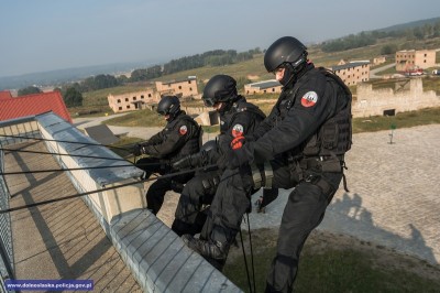 Antyterroryści w akcji. Zobacz zdjęcia z ćwiczeń (GALERIA) - 2