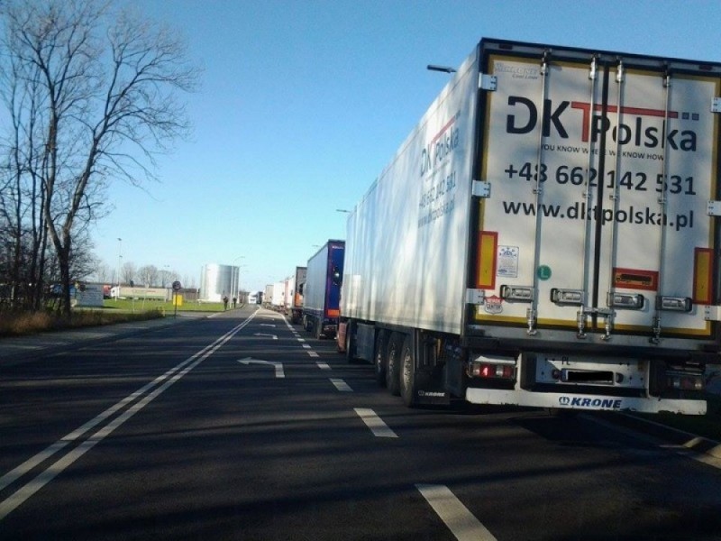 Legnica: Już za kilka dni zakaz wjazdu dla ciężarówek - fot. Dorota Czubaj