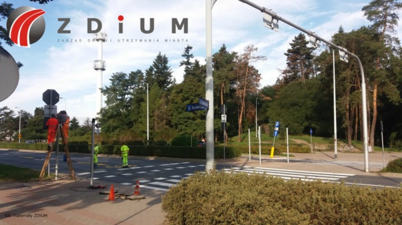 Wrocław: Od dziś nowa sygnalizacja świetlna na skrzyżowaniu ulic Racławickiej i Skarbowców -