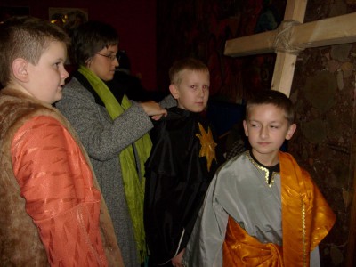 Dzieci przebrały się za świętych i walczą z halloween (Zobacz) - 0