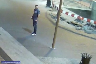 To on zdewastował schody pod Przejściem Świdnickim [FILM] - 4
