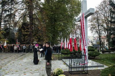 W Trzebnicy odsłonięto pomnik ofiar Katynia i katastrofy w Smoleńsku (ZOBACZ) - 10