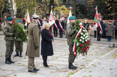 W Trzebnicy odsłonięto pomnik ofiar Katynia i katastrofy w Smoleńsku (ZOBACZ) - 13