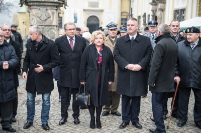 W Trzebnicy odsłonięto pomnik ofiar Katynia i katastrofy w Smoleńsku (ZOBACZ) - 1