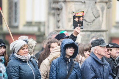 W Trzebnicy odsłonięto pomnik ofiar Katynia i katastrofy w Smoleńsku (ZOBACZ) - 6