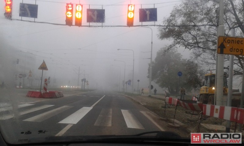 Poranna mgła, śliskie drogi, wypadki - fot. Maja Majewska