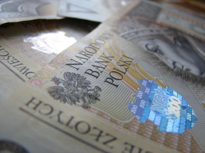 Jelenia Góra: Wydrukowali stuzłotowy banknot. Najstarszemu grozi 5 lat więzienia   - Fot. Wikimedia Commons