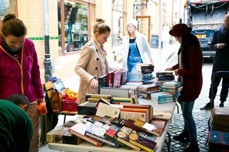 Wrocław: Lubicie książki? Idźcie na bookowisko - fot. Wrocławski Dom Literatury