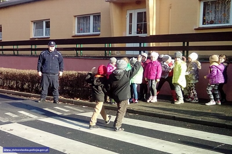Środa Śląska: Policjanci dali lekcję uczniom  - fot. dolnośląska policja