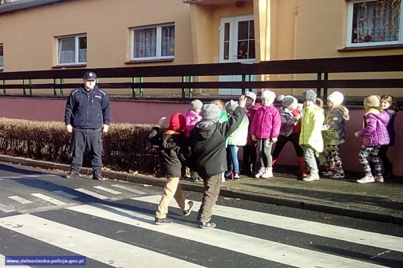 Środa Śląska: Policjanci dali lekcję uczniom - fot. dolnośląska policja