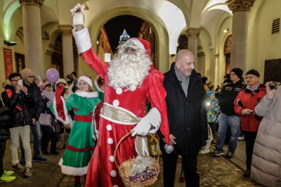 Choinka już świeci na wrocławskim Rynku - 2