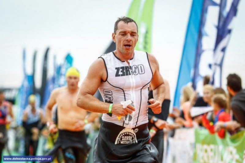 Dyżurny wrocławskiego komisariatu na podium Enea Tri Tour -