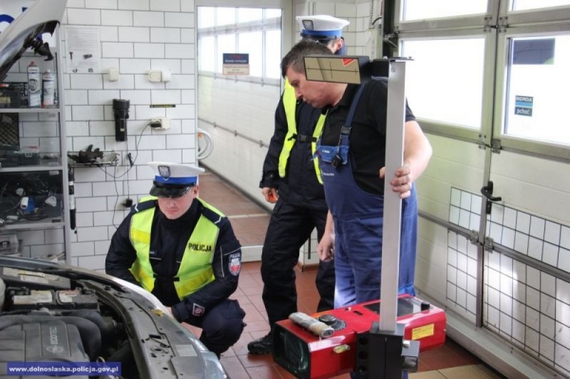 Trwa policyjna akcja. Zobacz, gdzie za darmo sprawdzisz światła - 