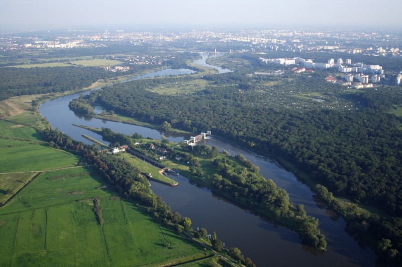 Pierwszy etap modernizacji wrocławskiego węzła wodnego zakończony - fot. Wikipedia