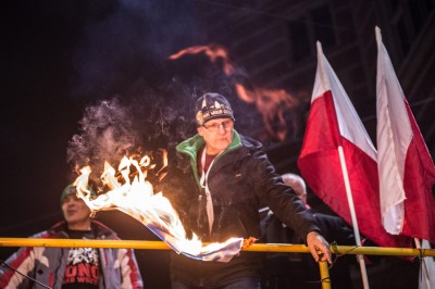 Manifestacja narodowców. Spalono zdjęcia Wałęsy, Michnika i Baumana - 14