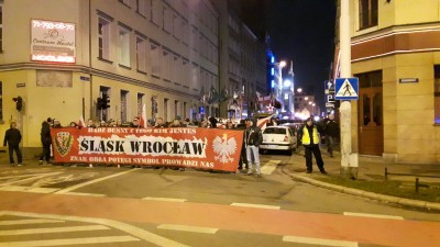 Manifestacja narodowców. Spalono zdjęcia Wałęsy, Michnika i Baumana - 3
